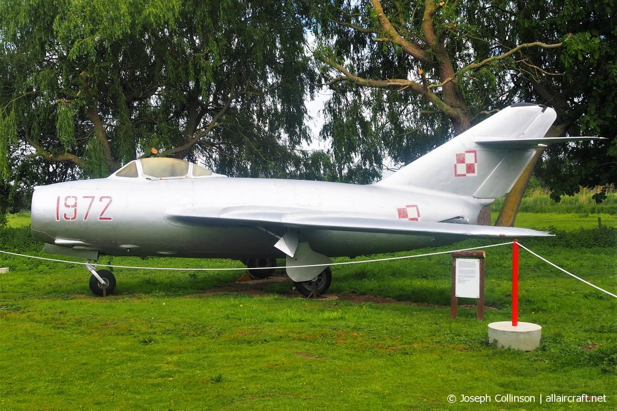 3794 / 1972 Mikoyan-Gurevich MiG-15bis