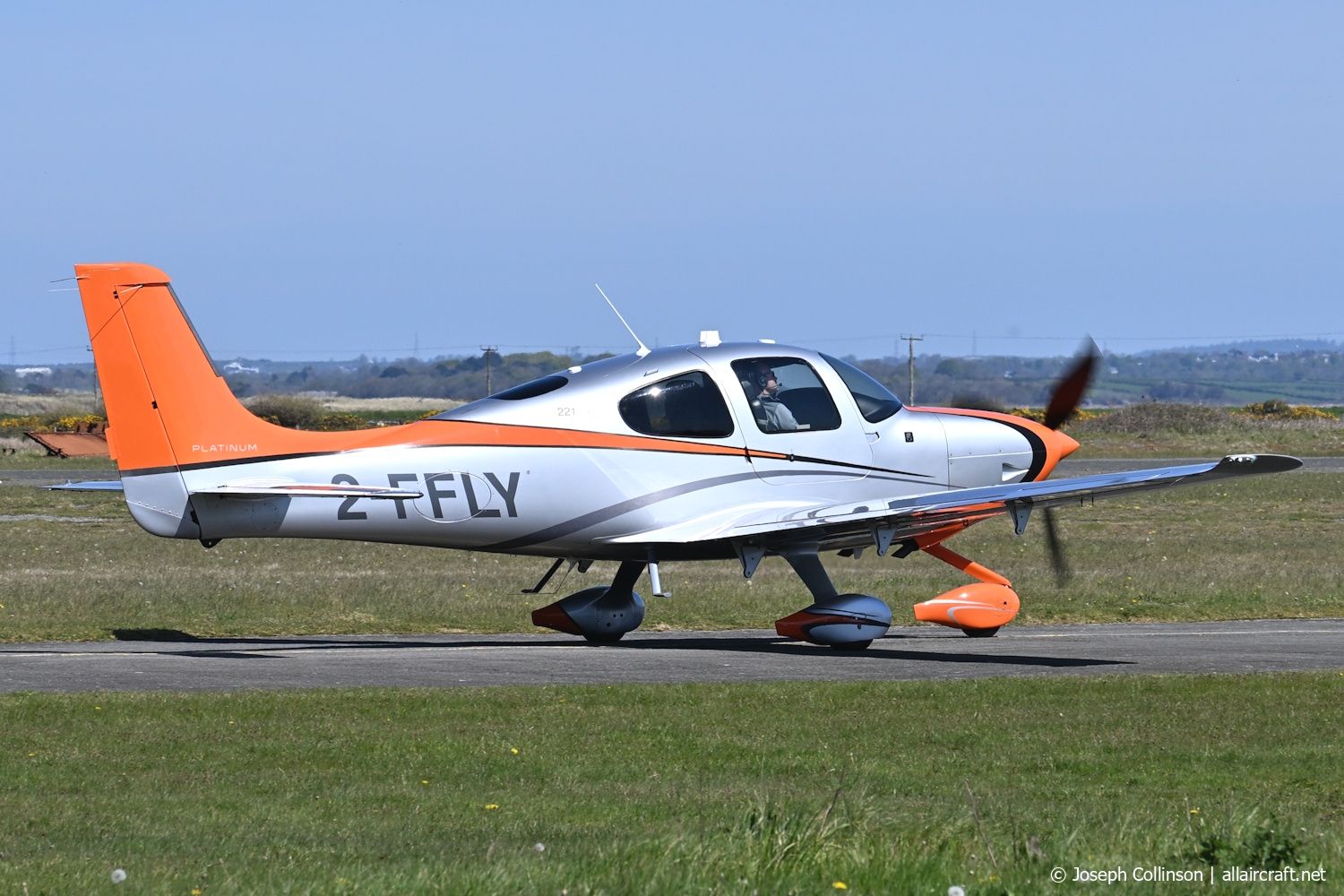 2-FFLY (1186) 2015 Cirrus SR-22T