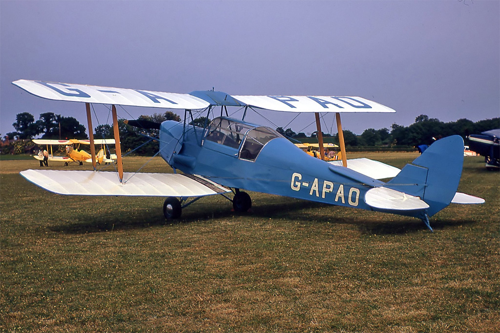 G-APAO (82845) 1940 DeHavilland DH-82A Tiger Moth II