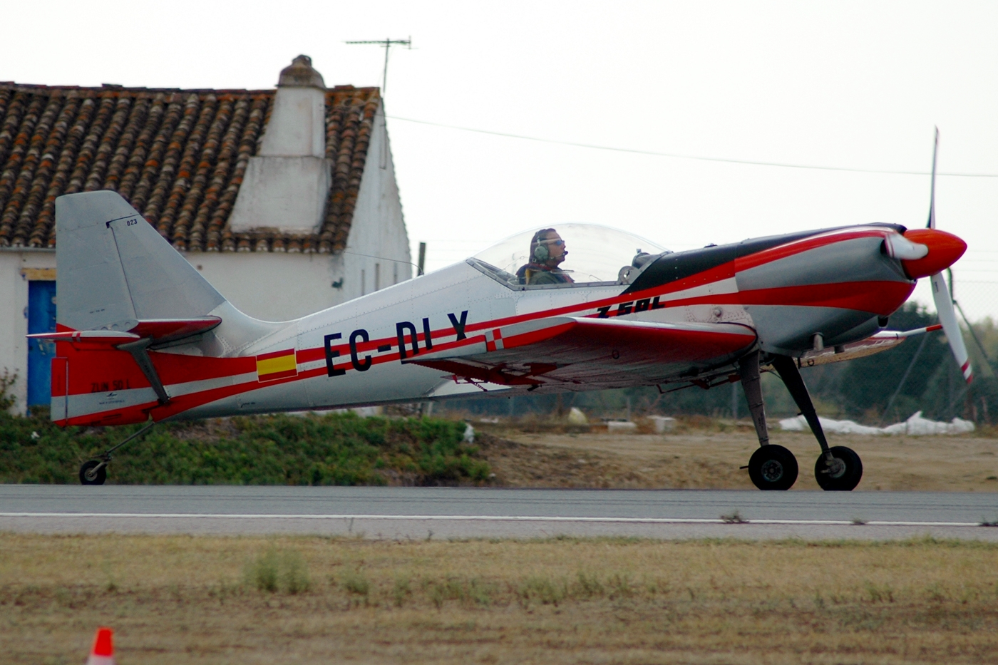 EC-DLX Zlin Z-50LA