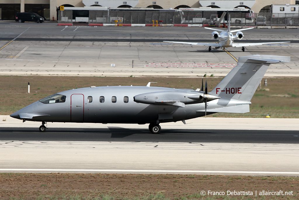 F-HOIE (1225) 2011 Piaggio P-180 Avanti II