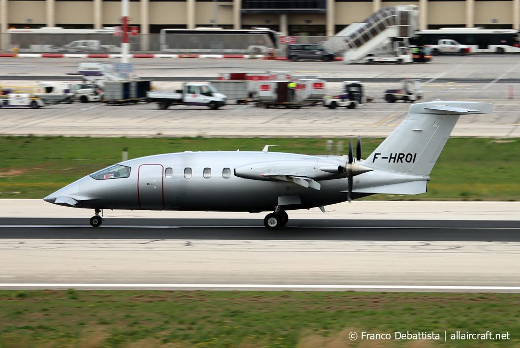 F-HROI (1189) 2009 Piaggio P-180 Avanti II