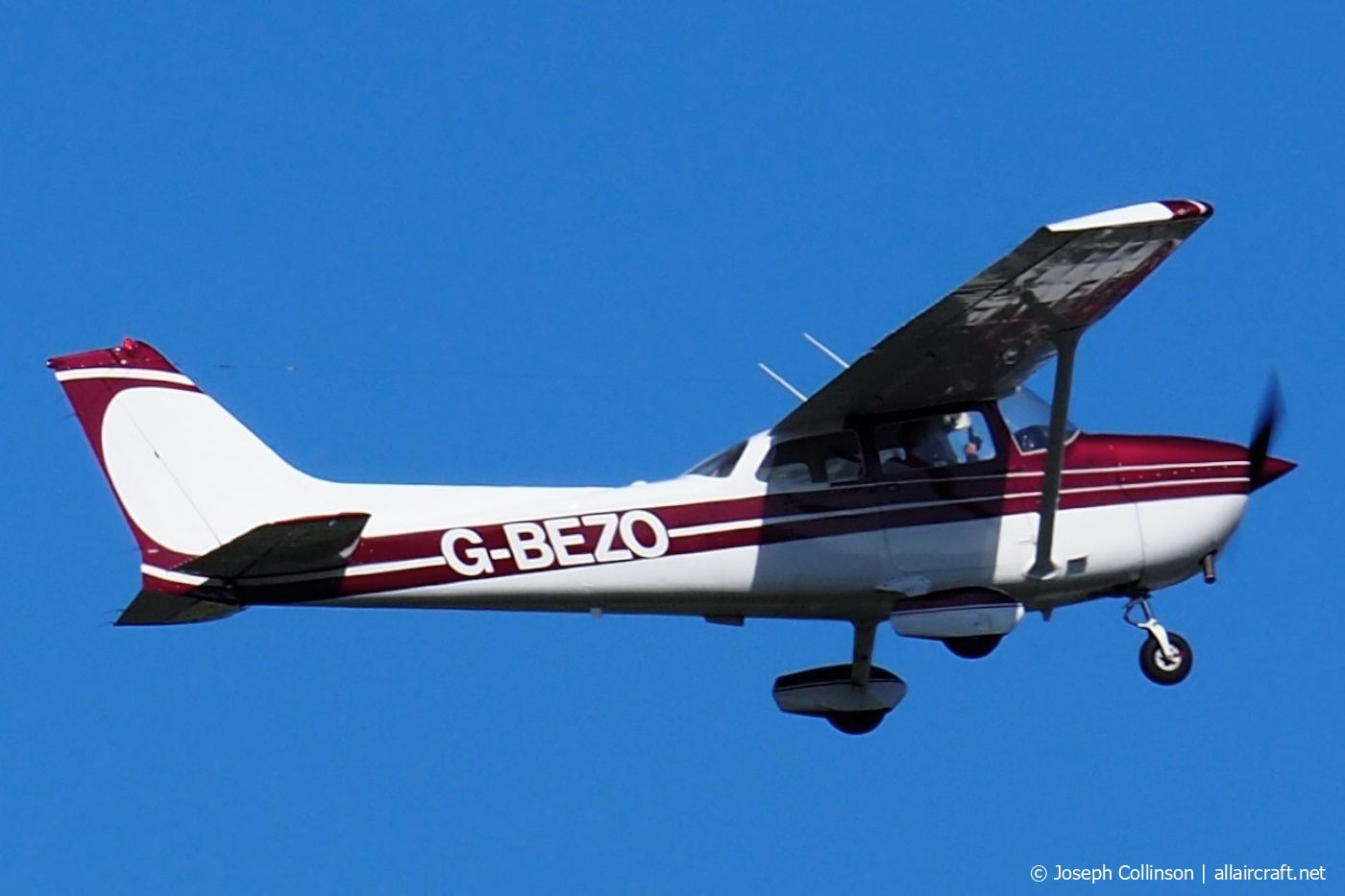 G-BEZO (172-1392) 1978 Reims-Cessna F172M Skyhawk