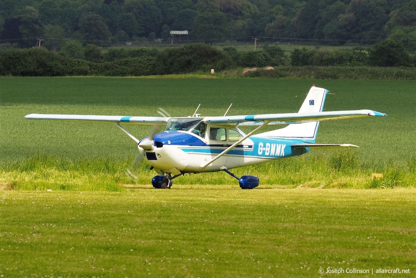 G-BMMK (182-64117) 1975 Cessna 182P Skylane