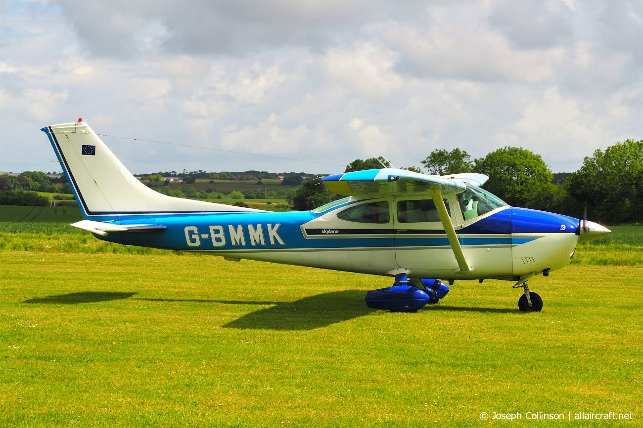 G-BMMK (182-64117) 1975 Cessna 182P Skylane