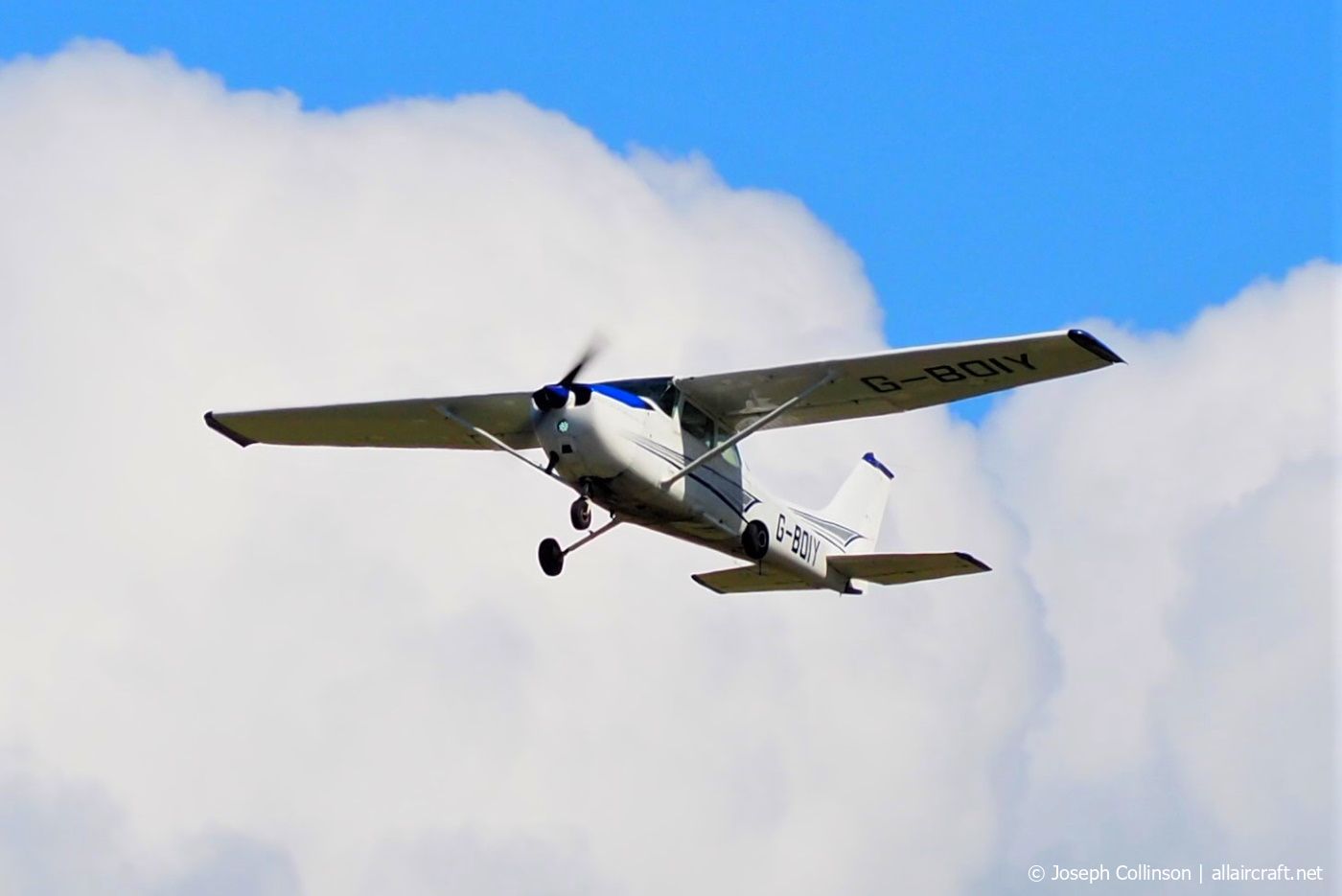 G-BOIY (172-67738) 1976 Cessna 172N