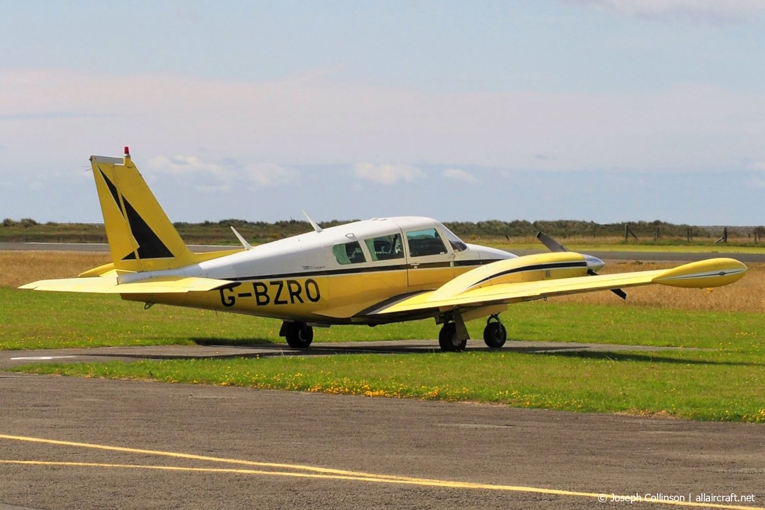 G-BZRO (30-1923) 1969 Piper PA-30 Twin Comanche