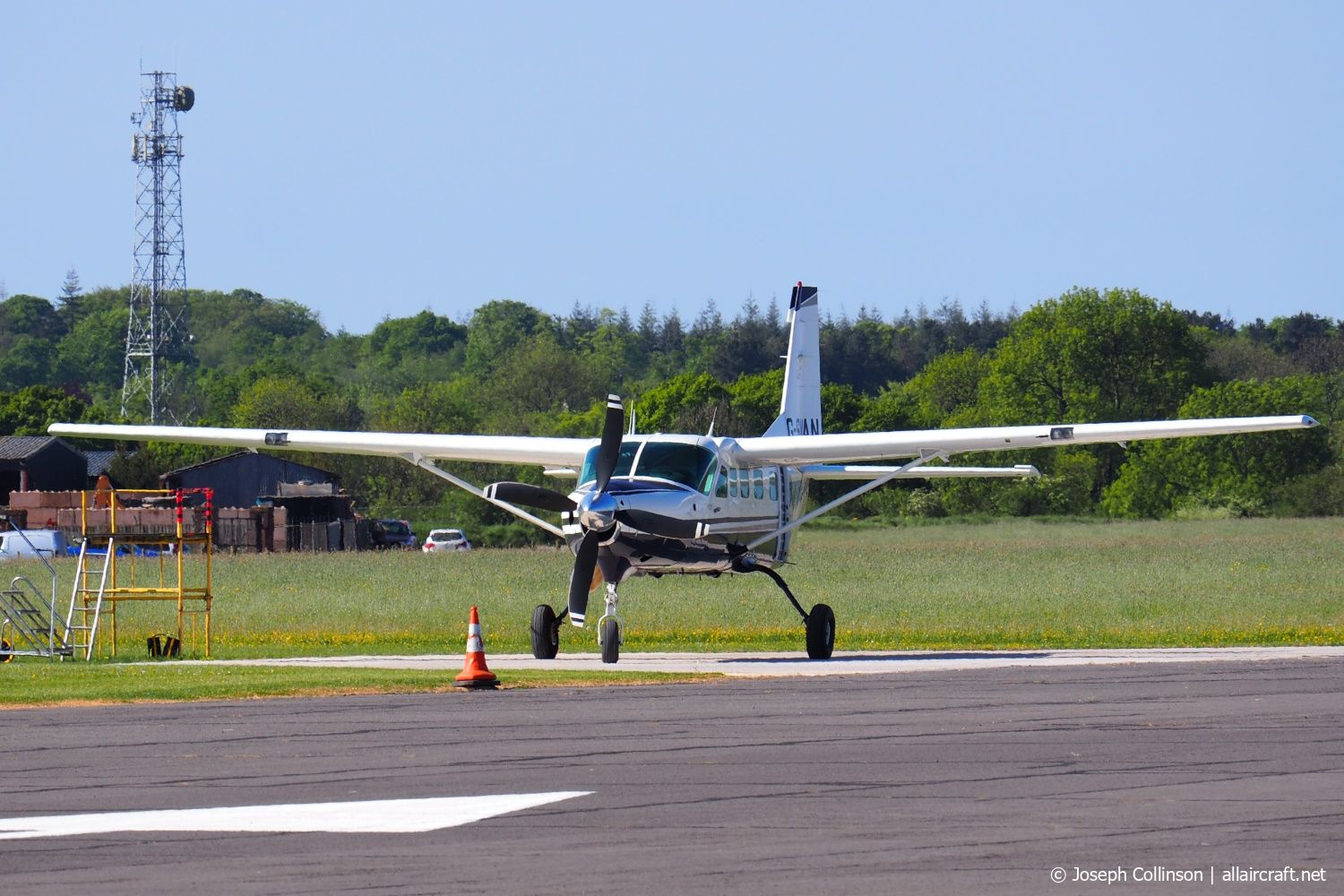 G-SVAN (B-0946) 2002 Cessna 208B Grand Caravan