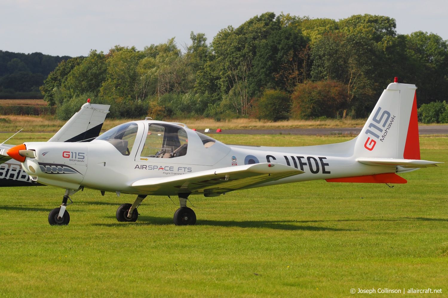 G-UFOE (8033) 1988 Grob G-115