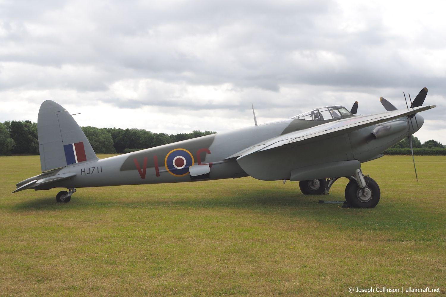 HJ711 1943 DeHavilland DH-98 Mosquito NF11