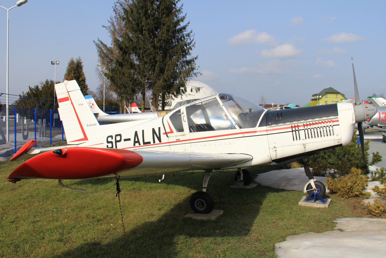 SP-ALN Zlin Z-42M