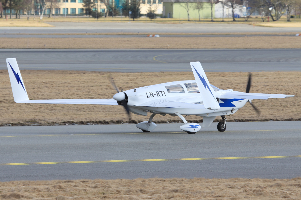 LN-RTI (0023B) Rutan 74 Defiant