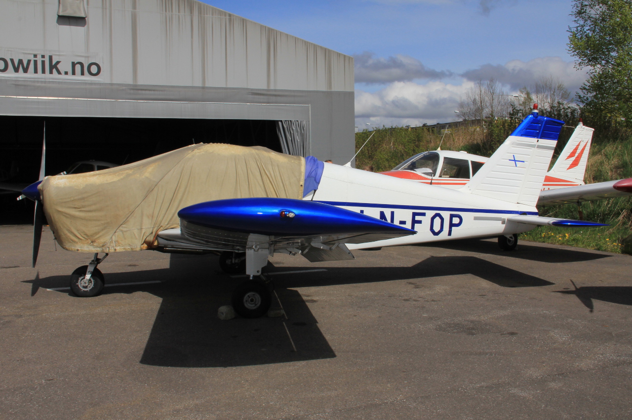 LN-FOP (28-22922) Piper PA-28-140 Cherokee