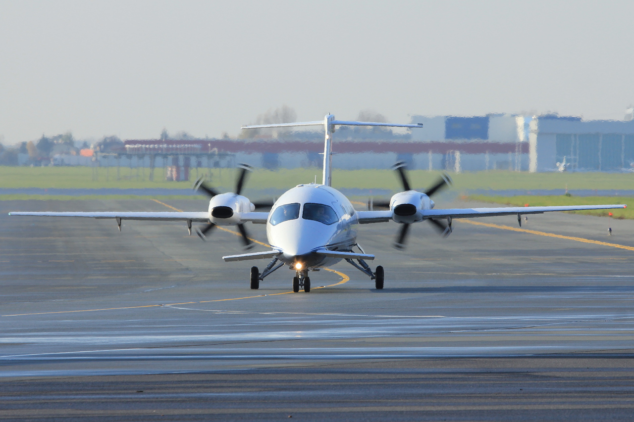 OY-TLP (1060) 2003 Piaggio P-180 Avanti
