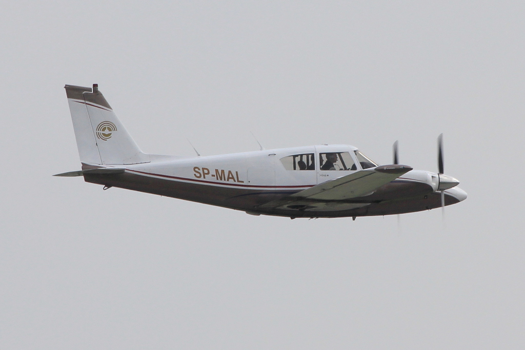 SP-MAL Piper PA-30-160 Twin Comanche