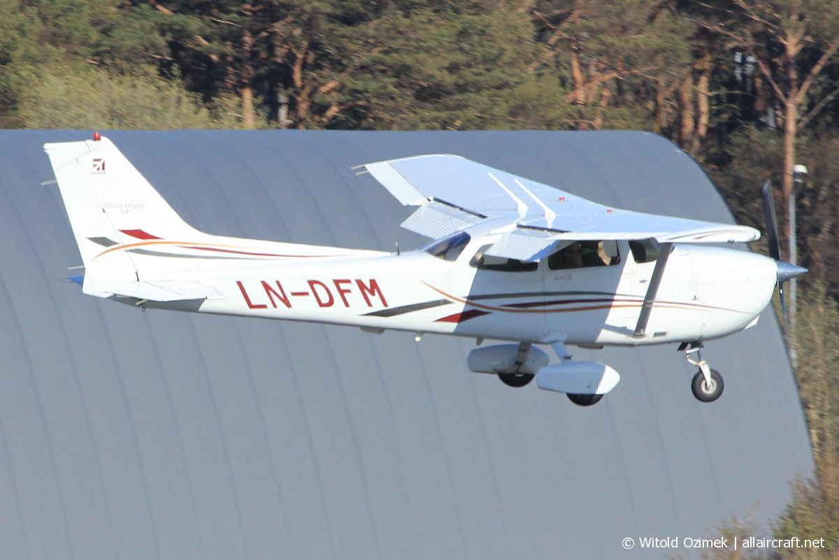 LN-DFM (172S10422) Cessna 172S Skyhawk