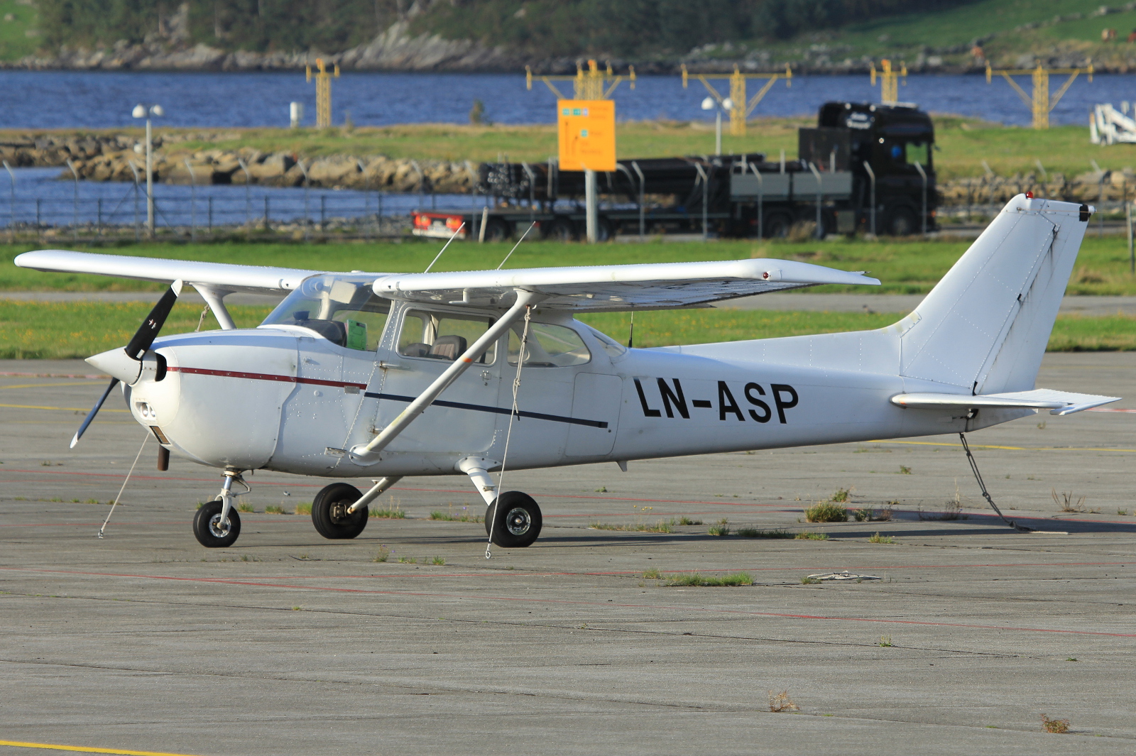 LN-ASP (F17201466) Reims F172M