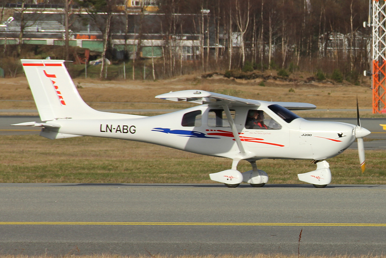 LN-ABG  Jabiru J200