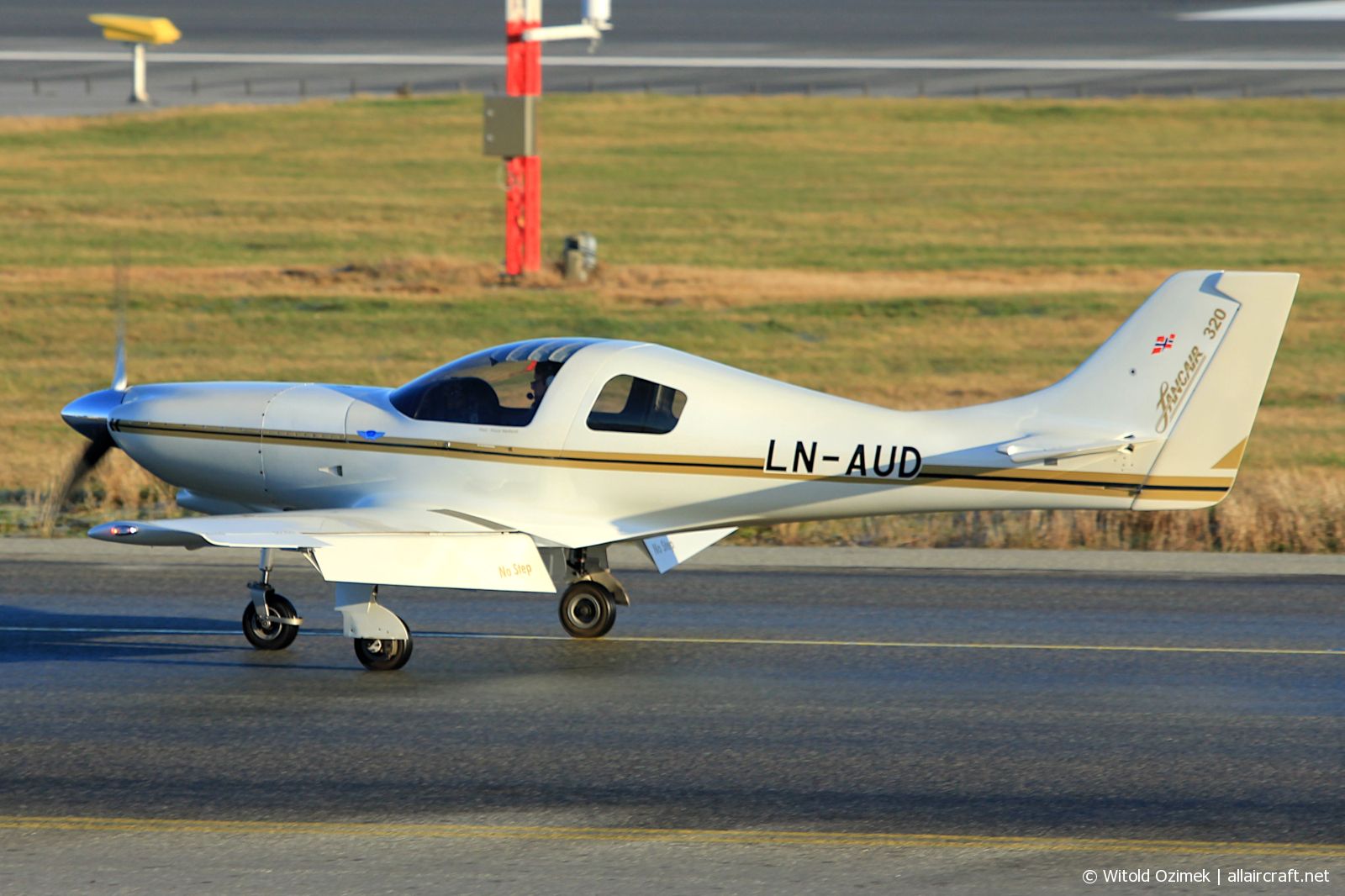 LN-AUD (485-320-227) Lancair Lancair 320