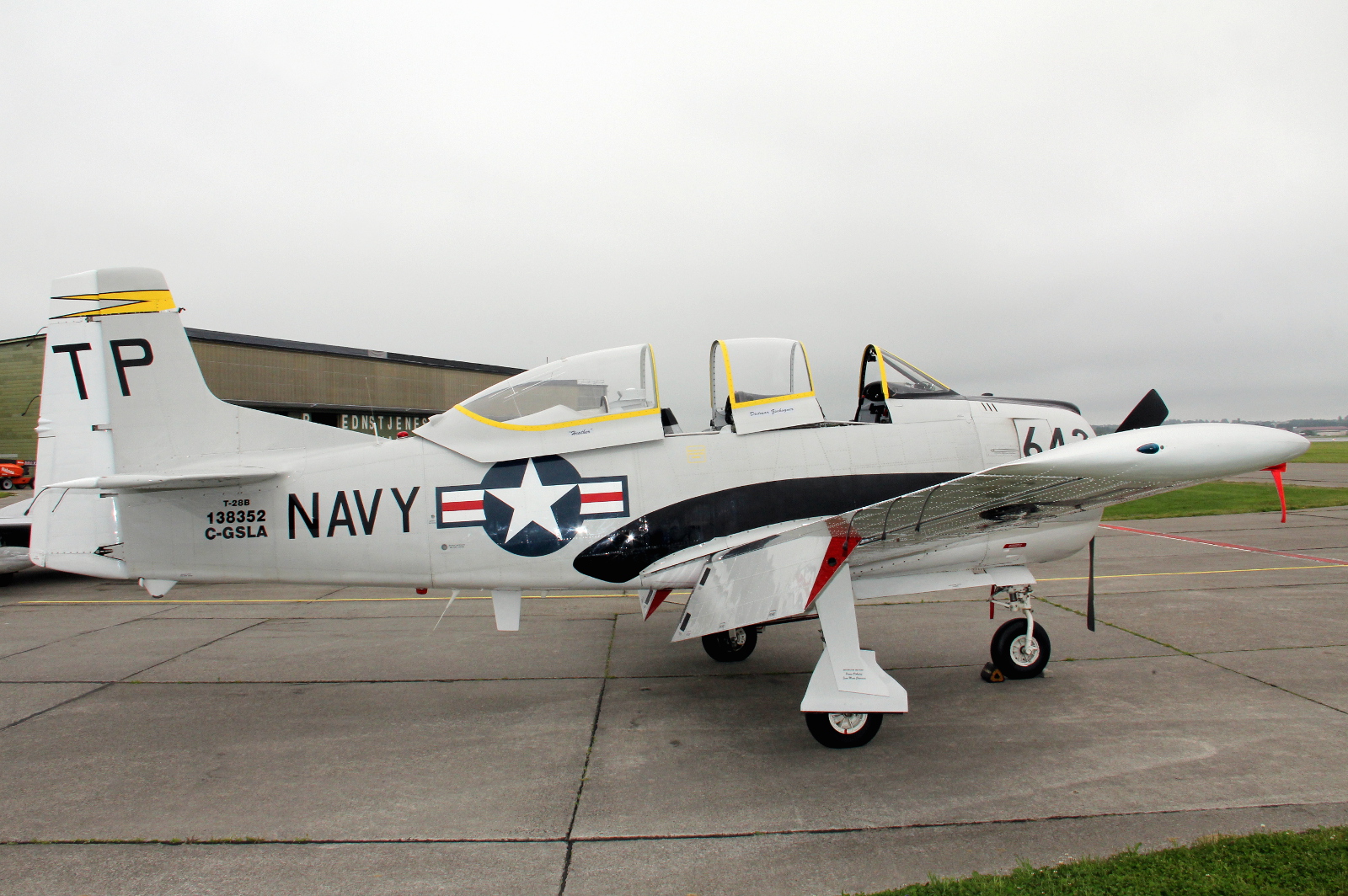 C-GSLA (200-423) 1955 North American T-28B Trojan