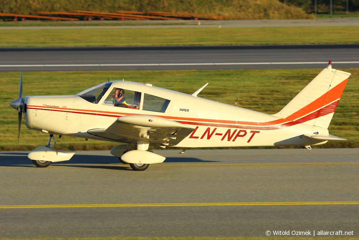 LN-NPT (28-22832) Piper PA-28-140 Cherokee