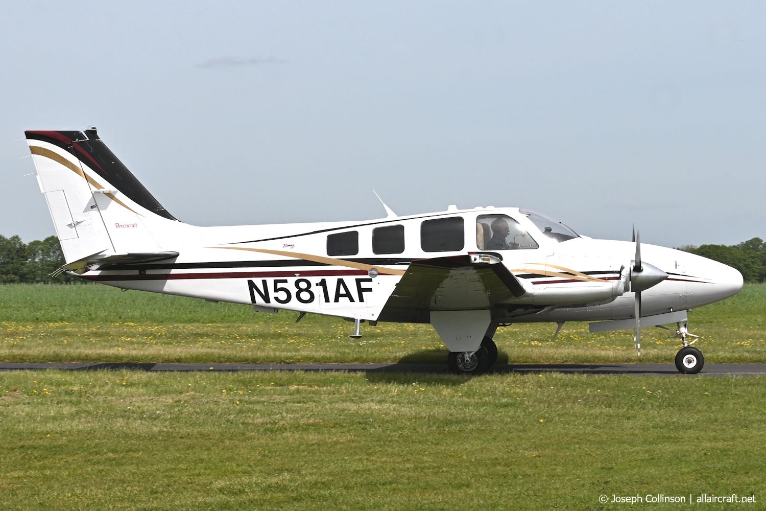 N581AF (TH-2063) 2003 Beechcraft 58 Baron