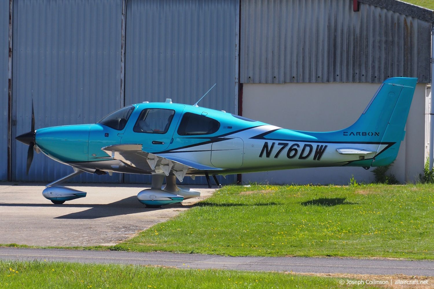 N76DW (9005) Cirrus SR22T Carbon