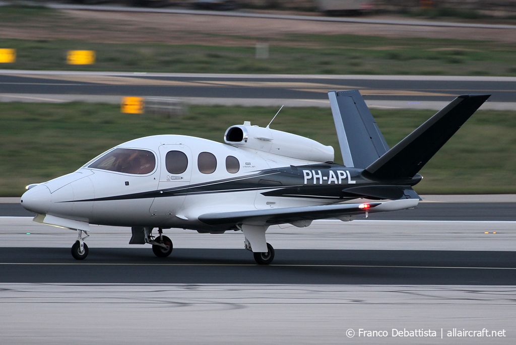 PH-APL · Cirrus SF50 VisionJet · (MLA / LMML)