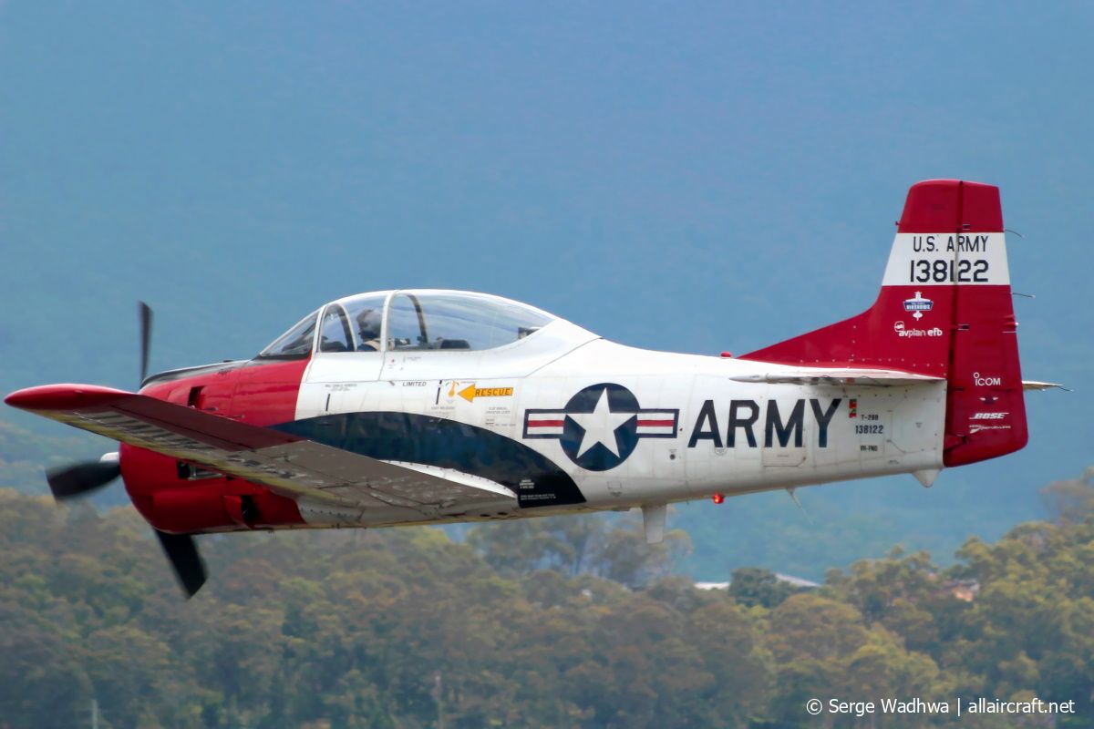 VH-FNO (200-193) 1954 North American T-28B Trojan
