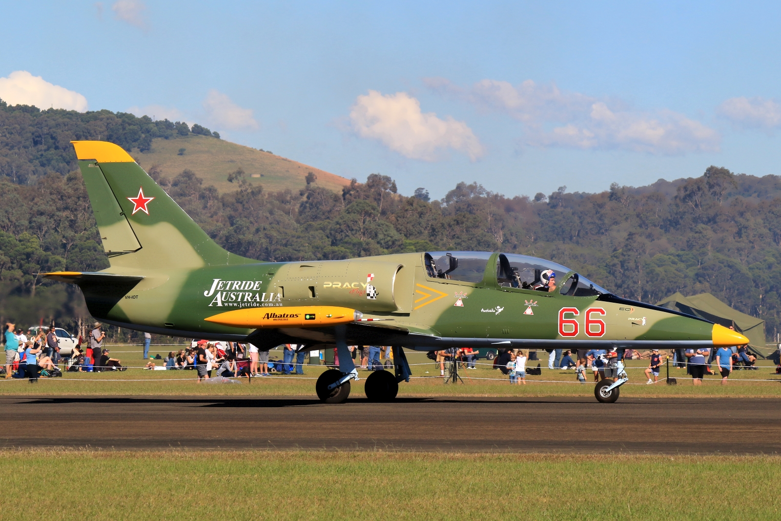 VH-IOT (332516) 1983 Aero L-39C Albatros