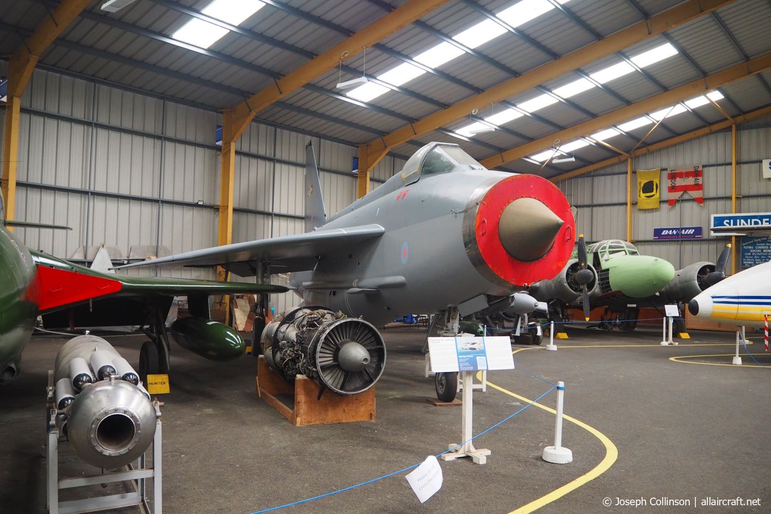 ZF594 (95303) 1968 English Electric Lightning F.53