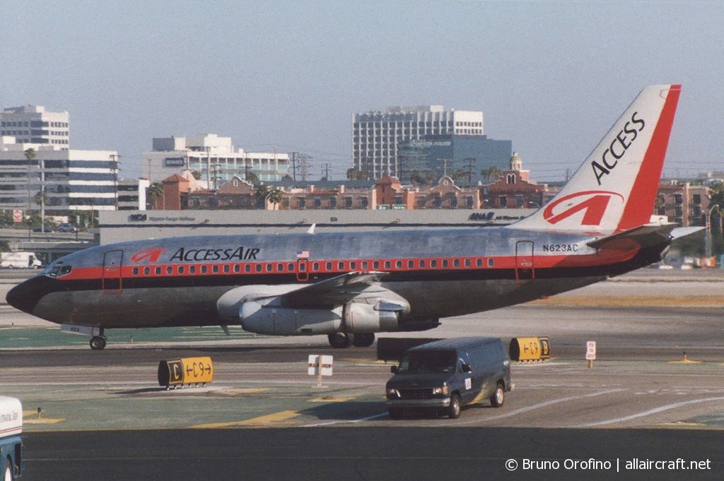 N623AC (23157) 1985 Boeing 737-230Adv