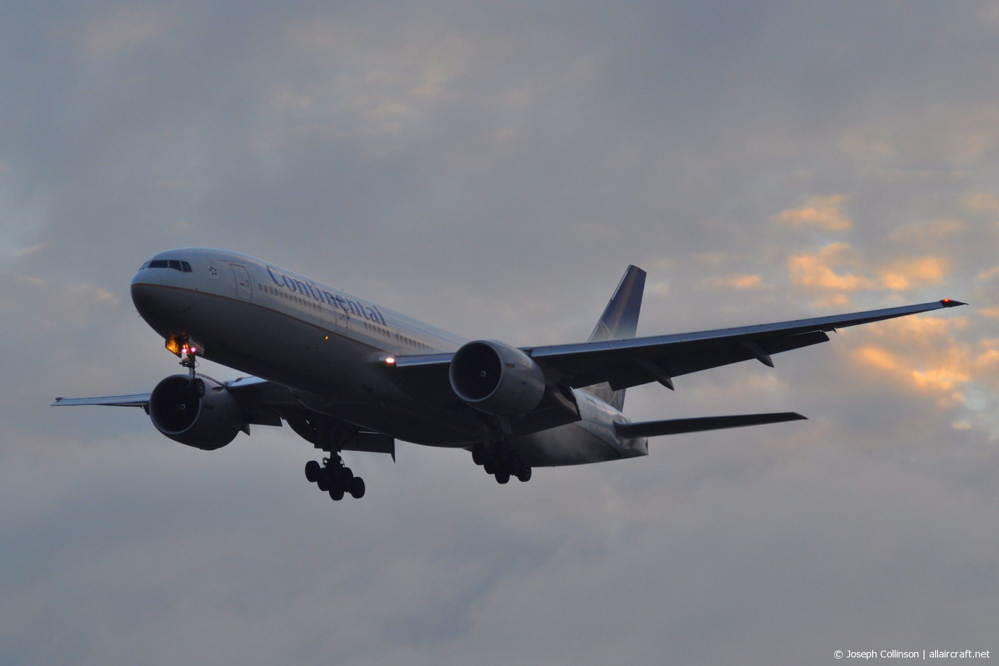 N74007 (29477) Boeing 777-224