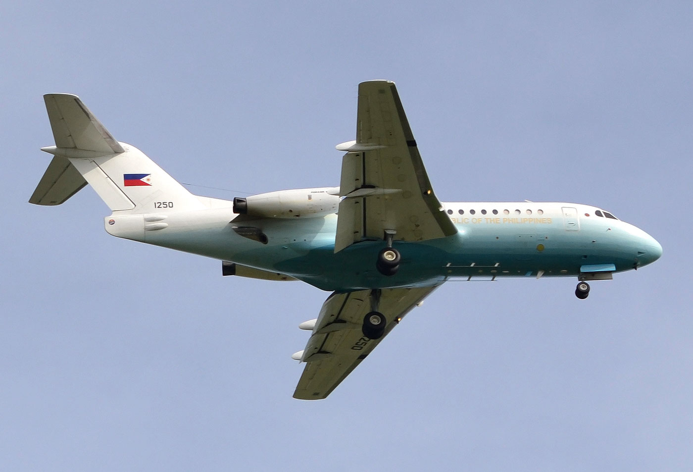 RP-1250, (cn 11153), Fokker F-28-3000 Fellowship