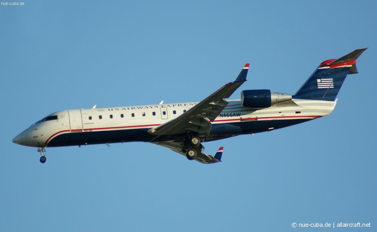 N466AW (7899) 2004 Bombardier CRJ-200LR