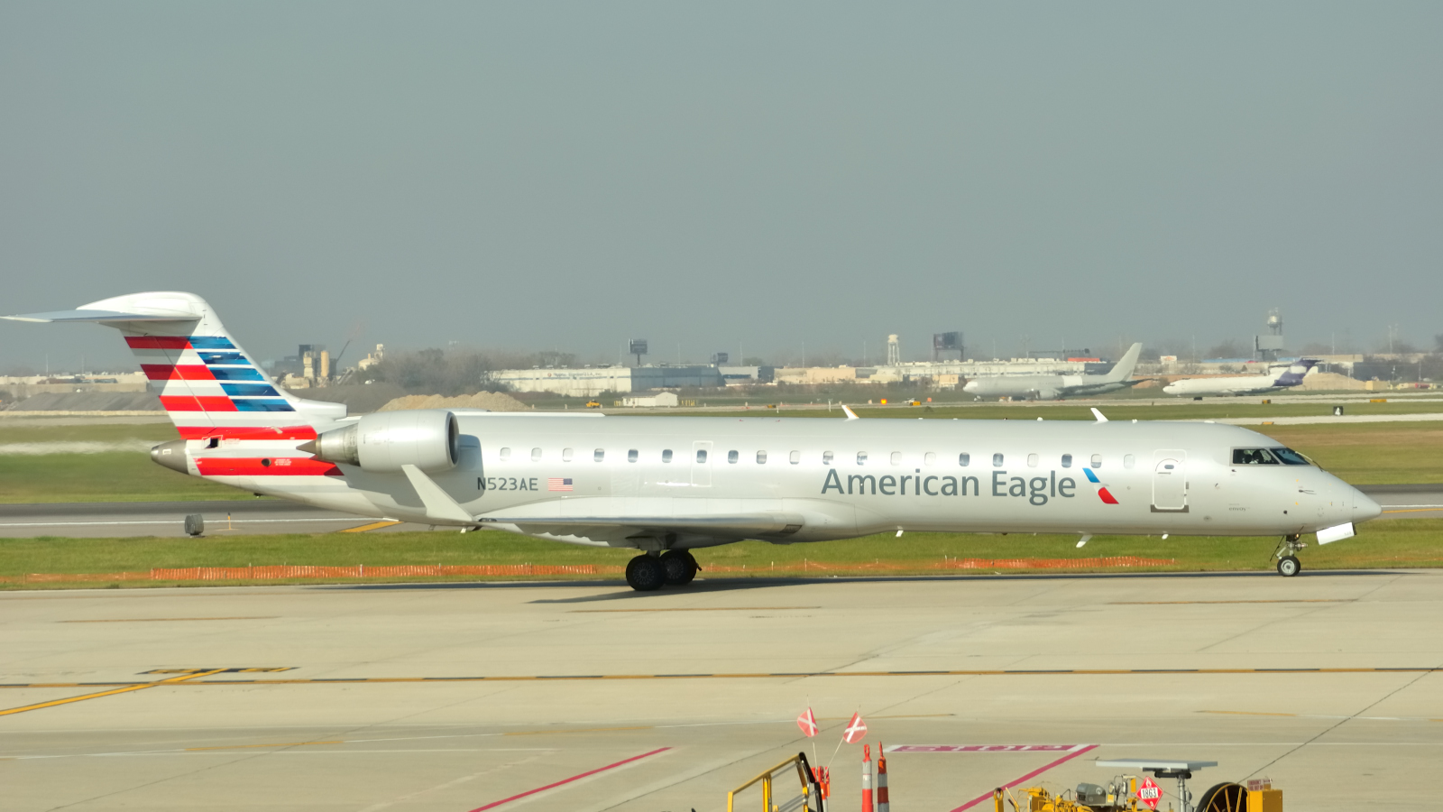 N523AE (10152) 2004 Bombardier CRJ-701 ER