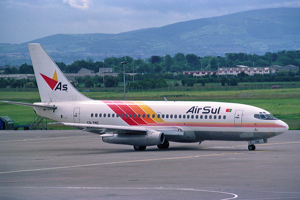 CS-TMC (cn 23024) Boeing 737-291
