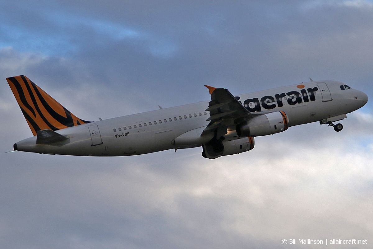 VH-VNF (3332) 2007 Airbus A320-232