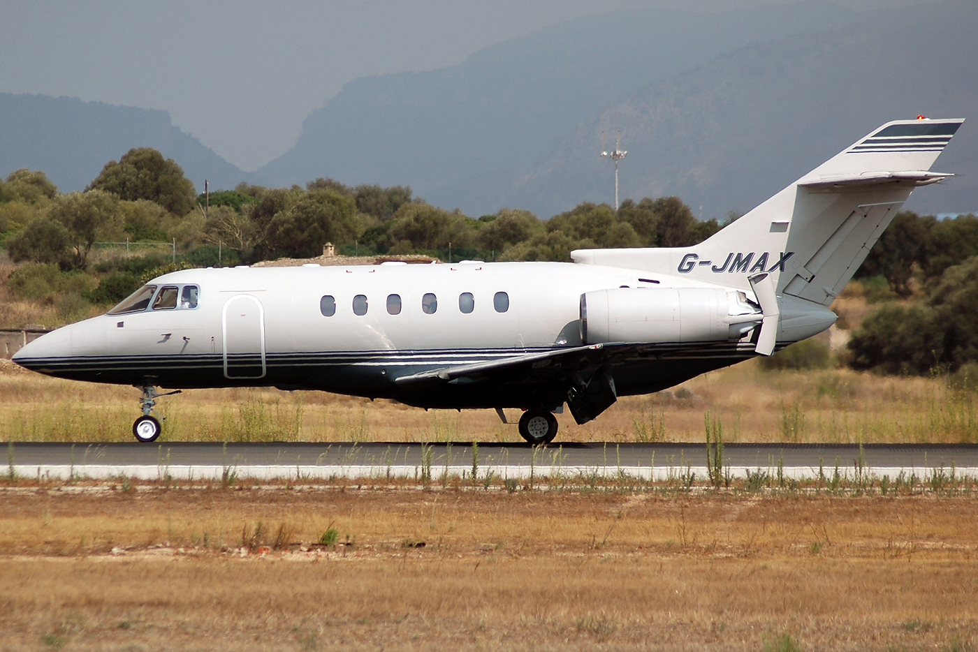 G-JMAX (258456) 1999 Raytheon Hawker 800XP