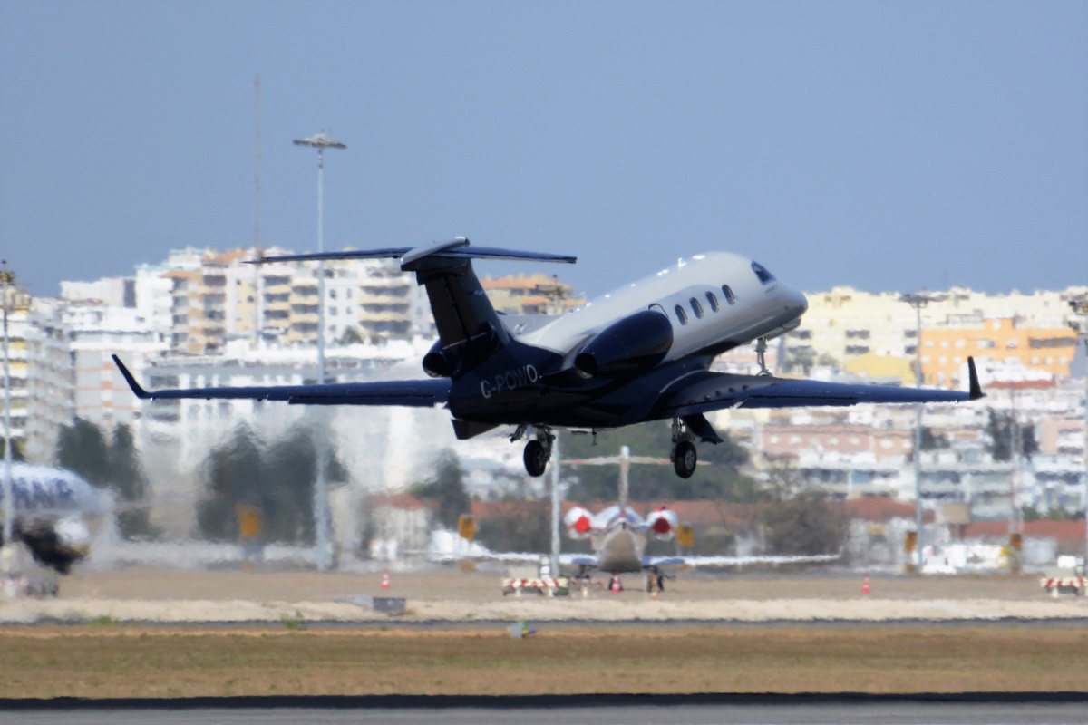 G-POWO (50500266) Embraer EMB-505 Phenom 300