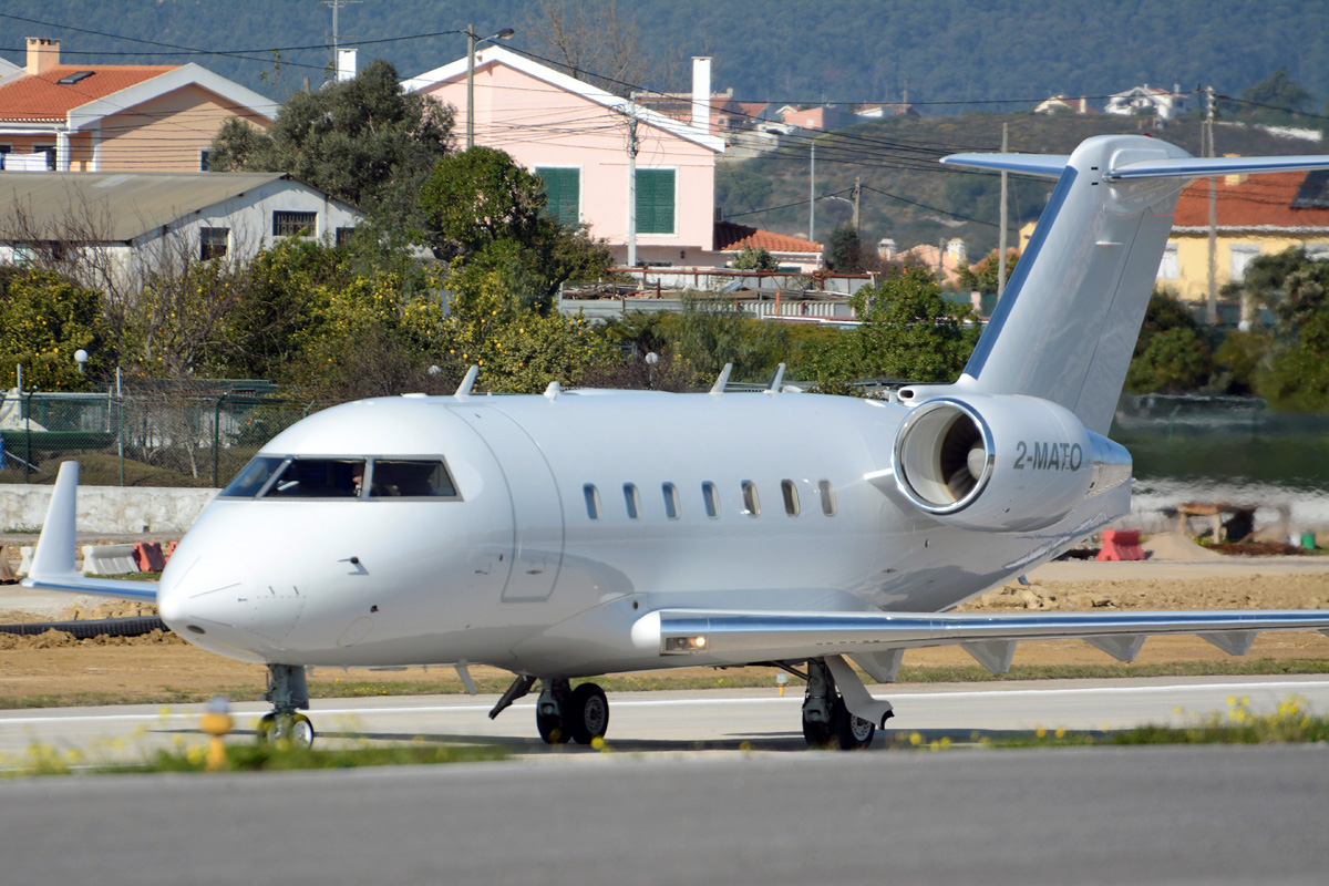 2-MATO (5114) 1992 Bombardier CL-600-2B16 Challenger 601-3A