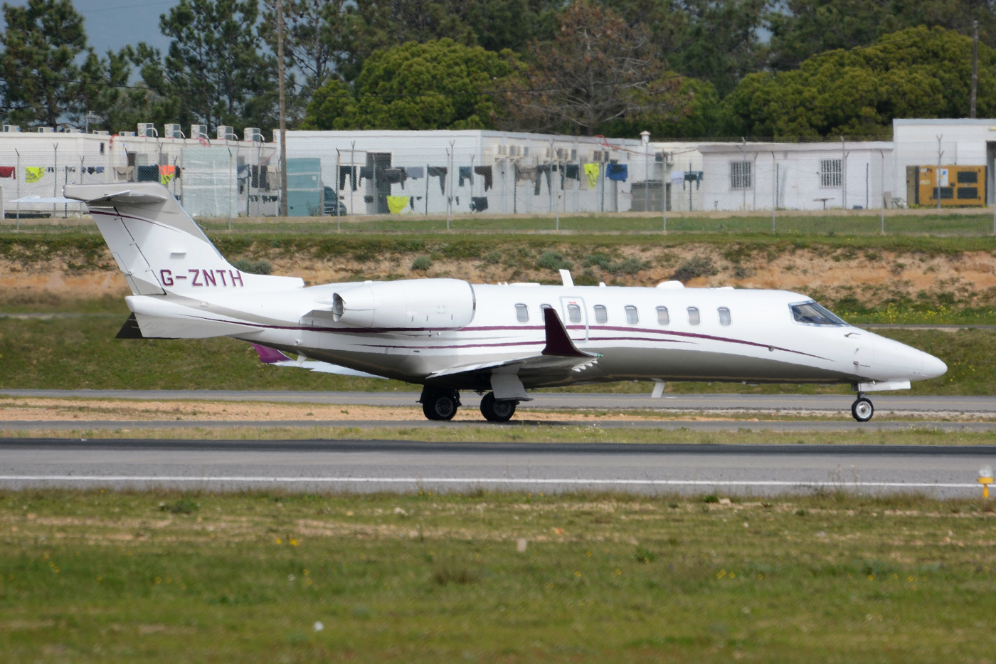 G-ZNTH (45-540) 2016 Bombardier Learjet 75