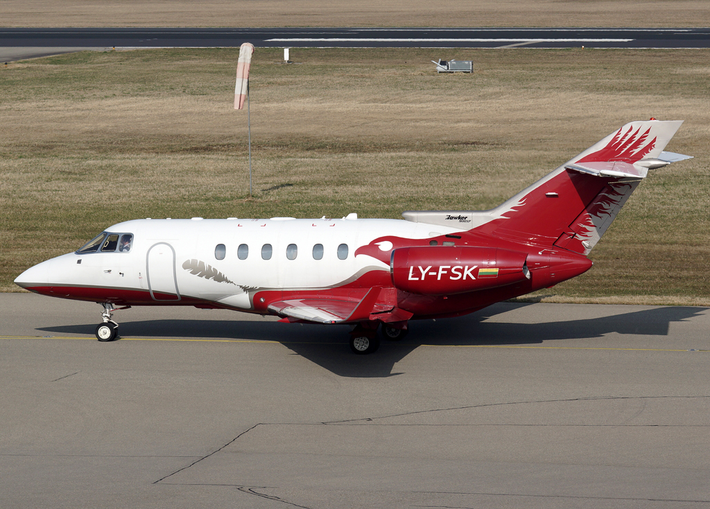 LY-FSK (cn HA-0060) Hawker Beechcraft 900XP