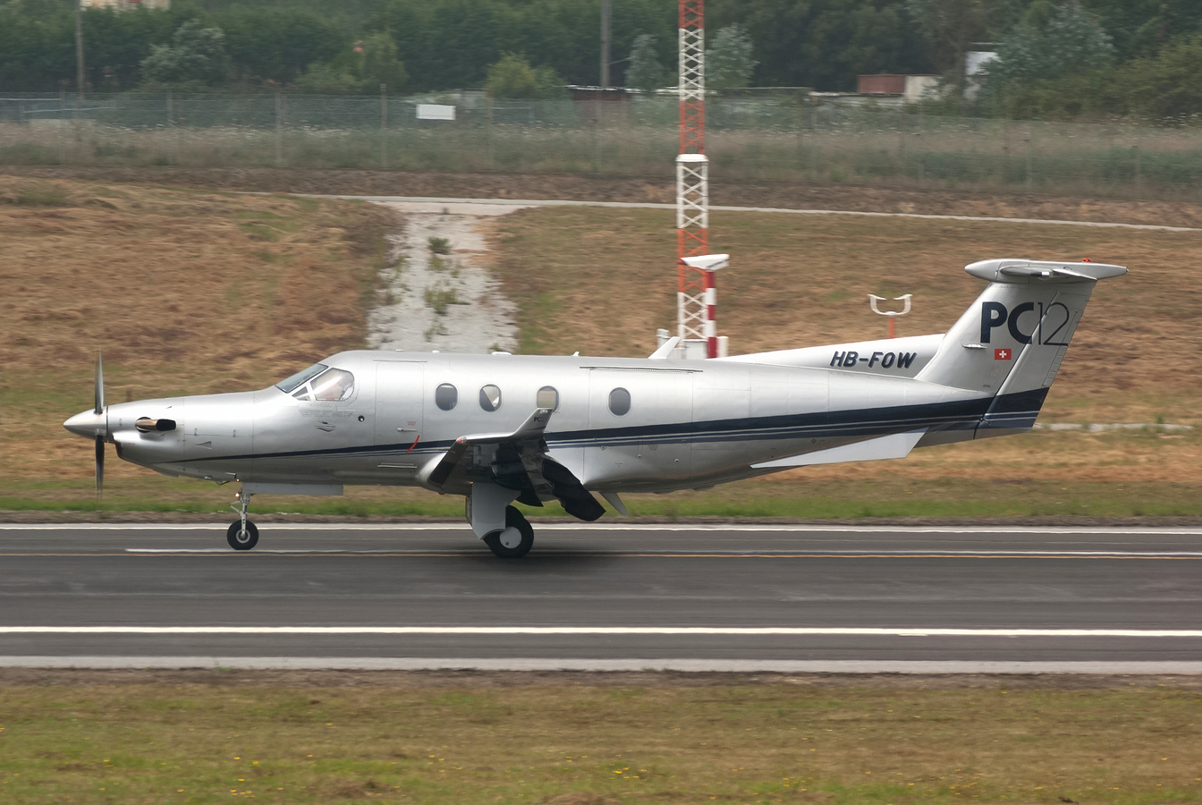 HB-FOW (411) 2001 Pilatus PC-12 45