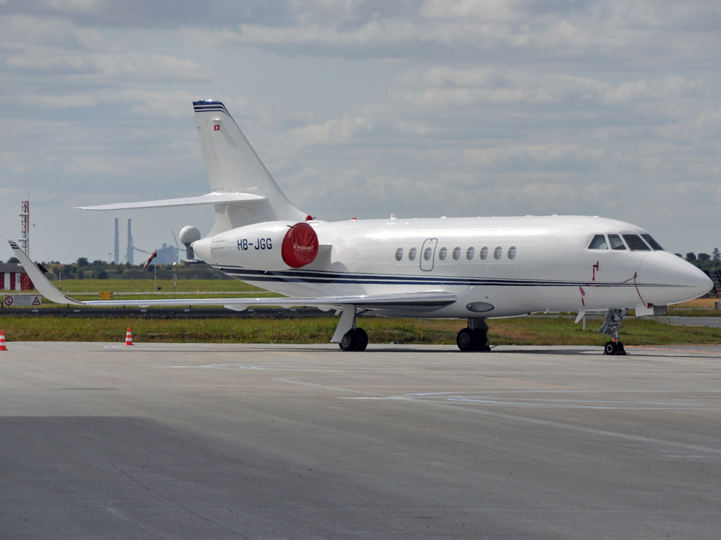 HB-JGG (188) 2009 Dassault Falcon 2000 LX