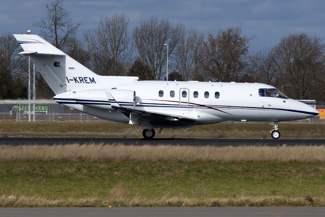 I-KREM (258608) 2003 Raytheon Hawker 800XP