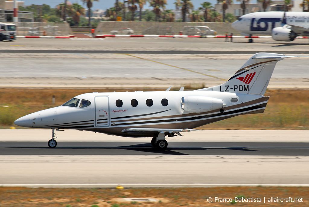 LZ-PDM (RB-125) 2005 Raytheon 390 Premier I