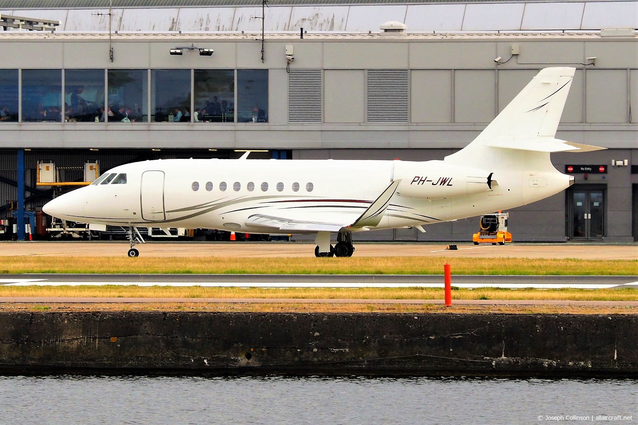 PH-JWL (276) 2013 Dassault Falcon 2000 LX