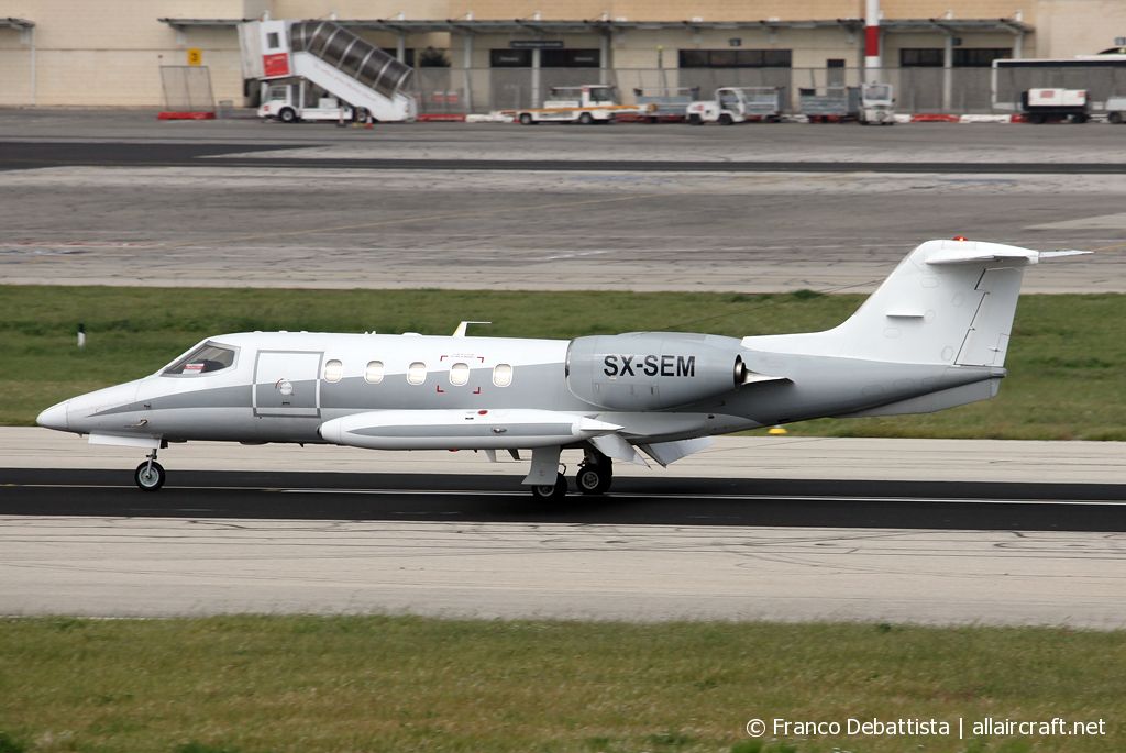SX-SEM (35-265) 1979 Gates Learjet 35A