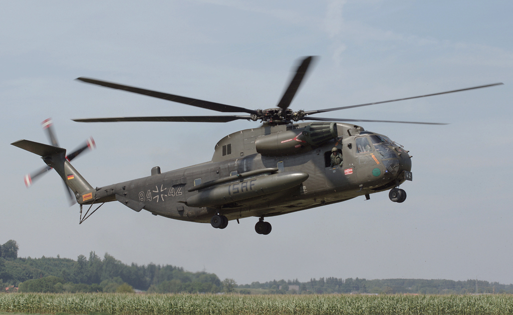 84+42 (V65-040) Sikorsky CH-53GS